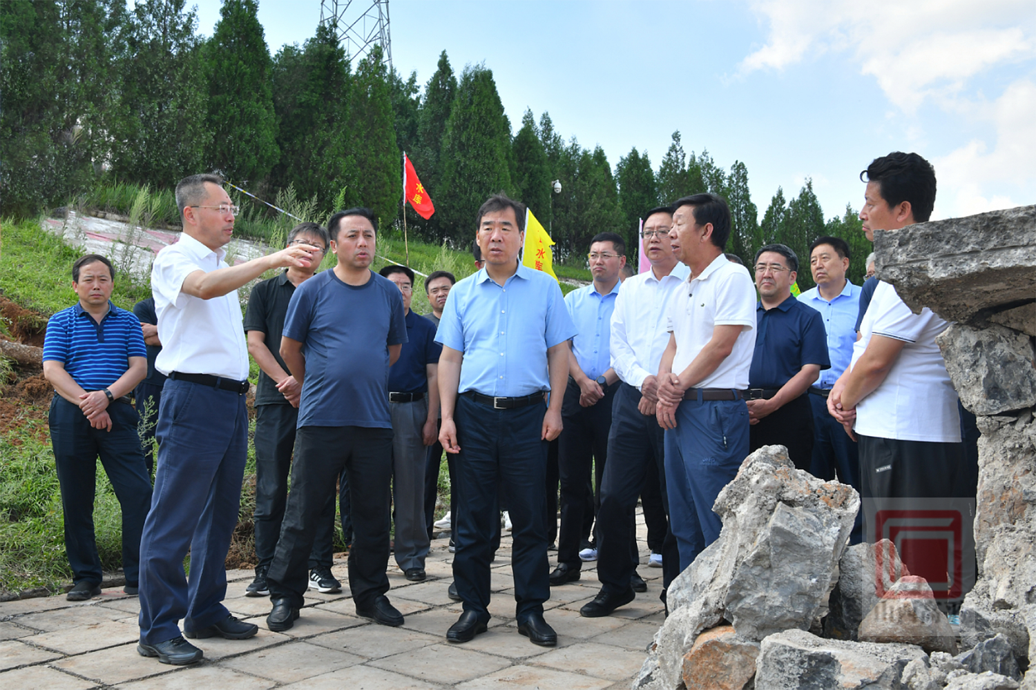 王震在我市调研受灾情况和灾后重建工作