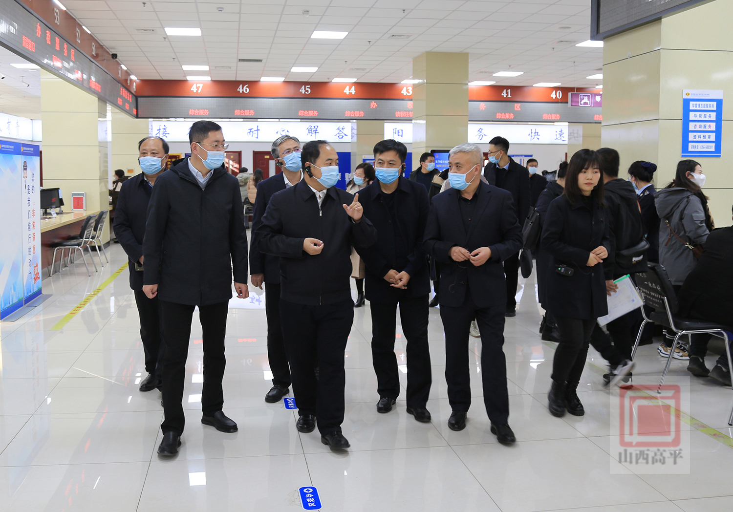 李东洪在我市调研承诺制审批改革工作
