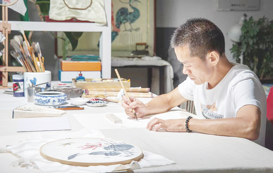  【文化人物】杨建荣：丝语诉传承