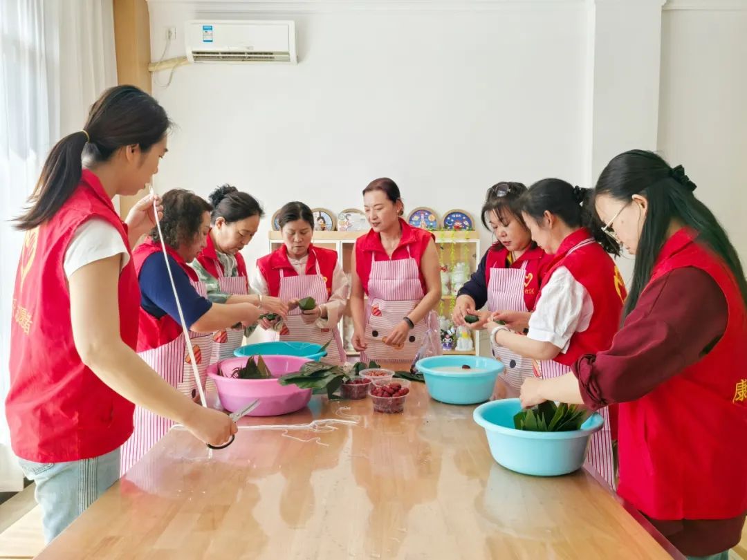 南城街街道康乐社区：浓情端午助高考 一举高“粽”传祝福
