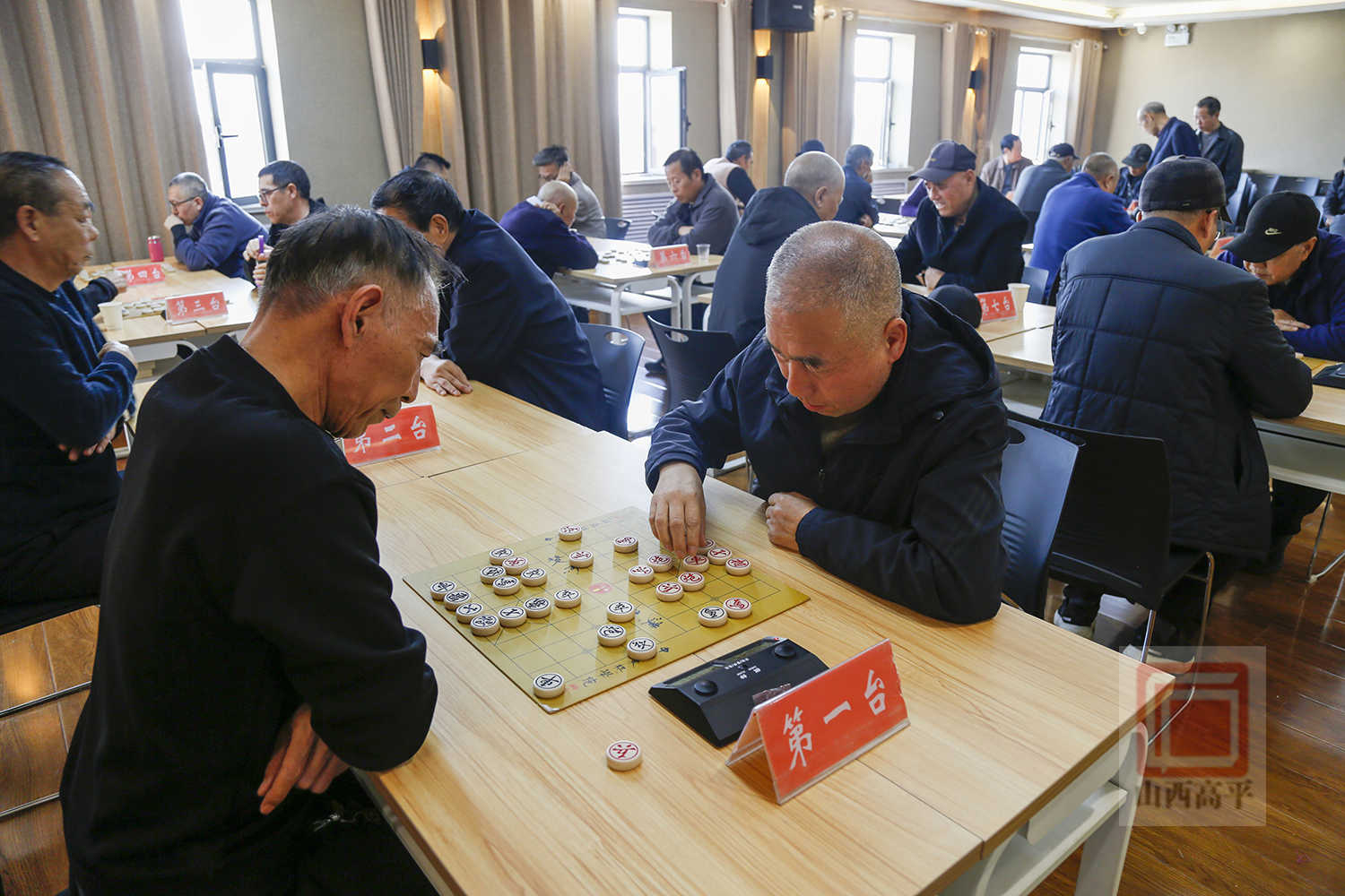 我市“敬老月”暨市老体协成立四十周年象棋比赛开赛