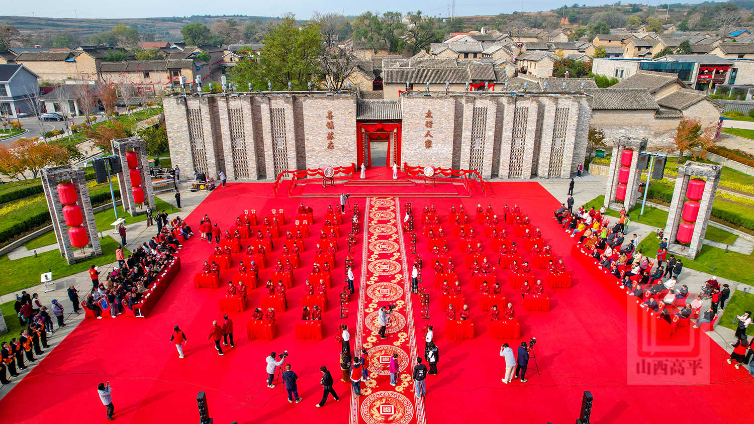 爱在喜镇 情满桑榆 河西镇举办2025年金婚纪念活动