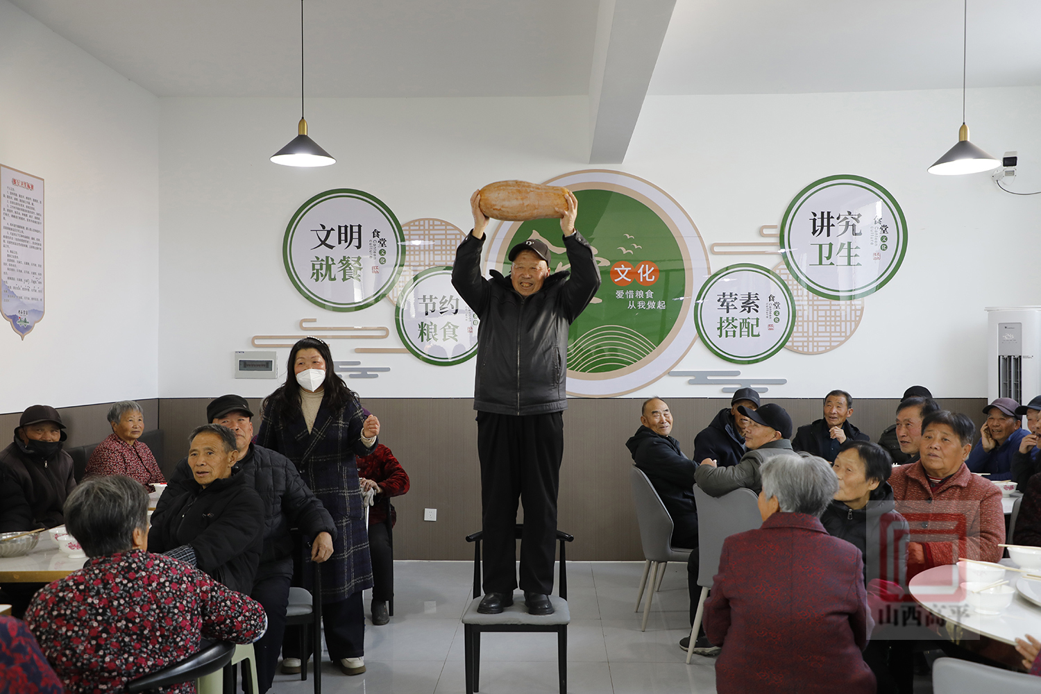 冬至摔南瓜吃饺子