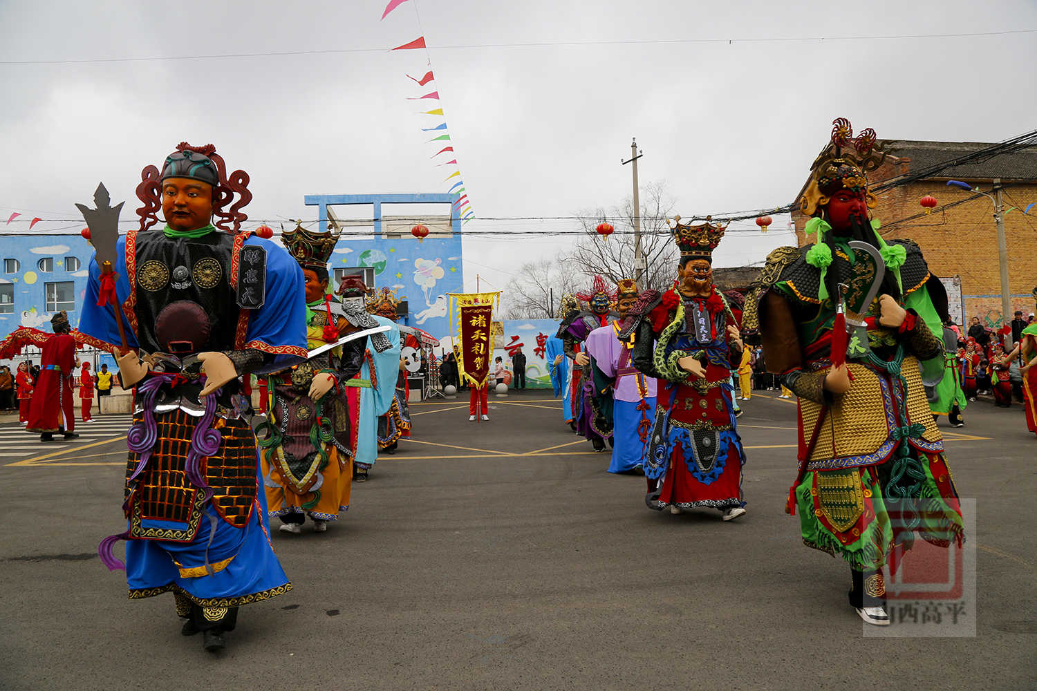 米山镇耍乐故事巡游精彩开演