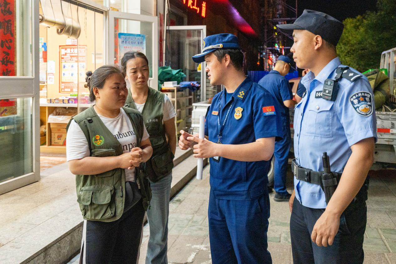 我市开展电动自行车安全隐患全链条整治工作夜查行动_高平市人民政府网