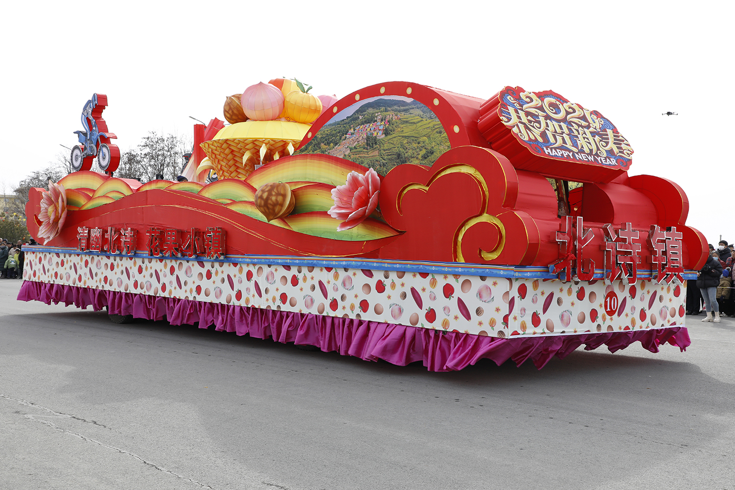 热闹震撼,彩车巡游完整版来啦!