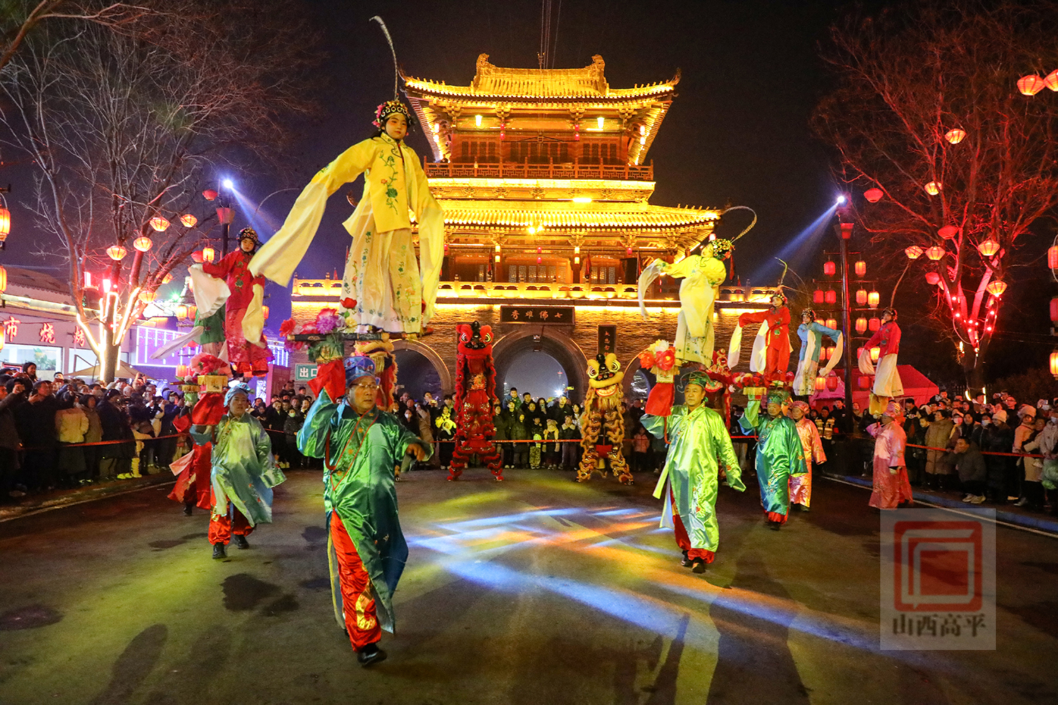高平市炎帝灯会激活文旅市场