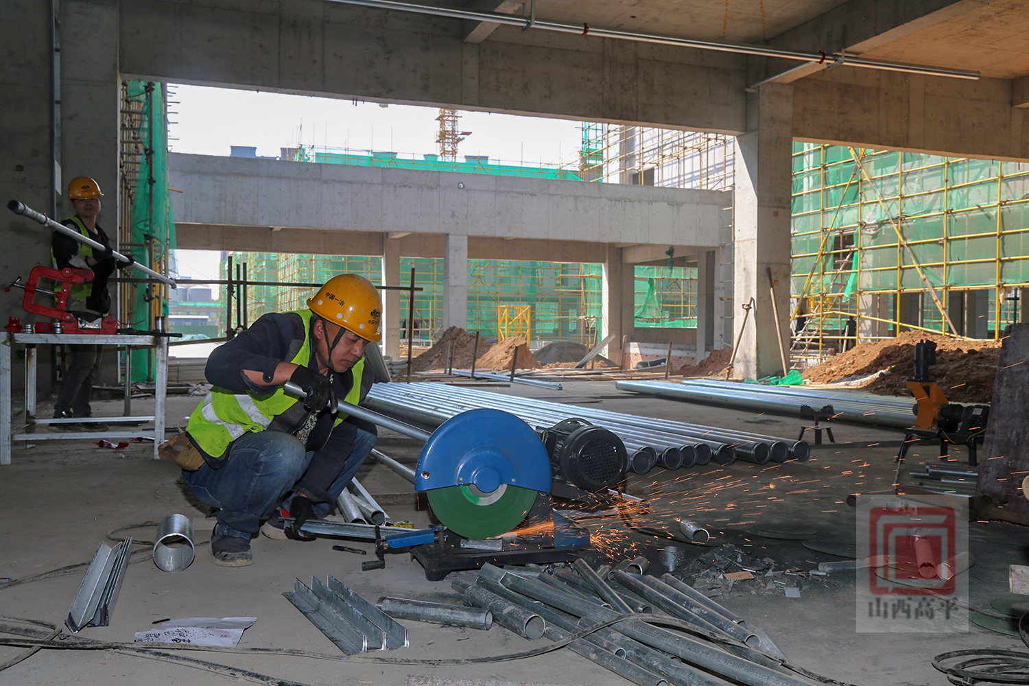 高平市第九中学校:坚守一线保进度 推动项目建设"加速跑"