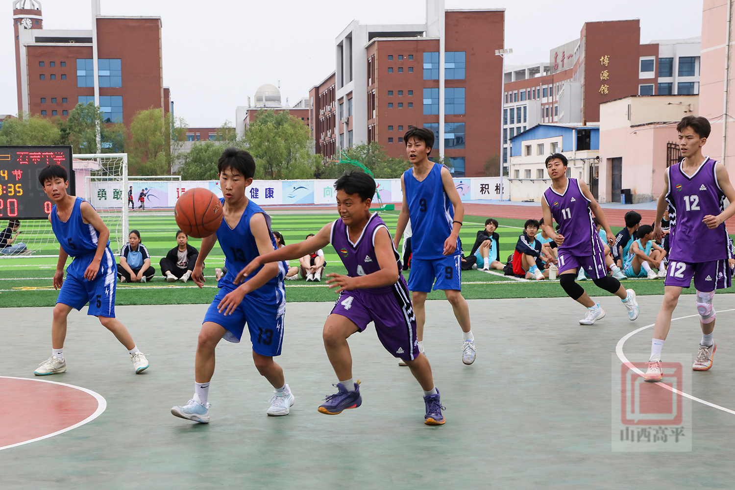 我市第十一届中学生篮球比赛激情开赛