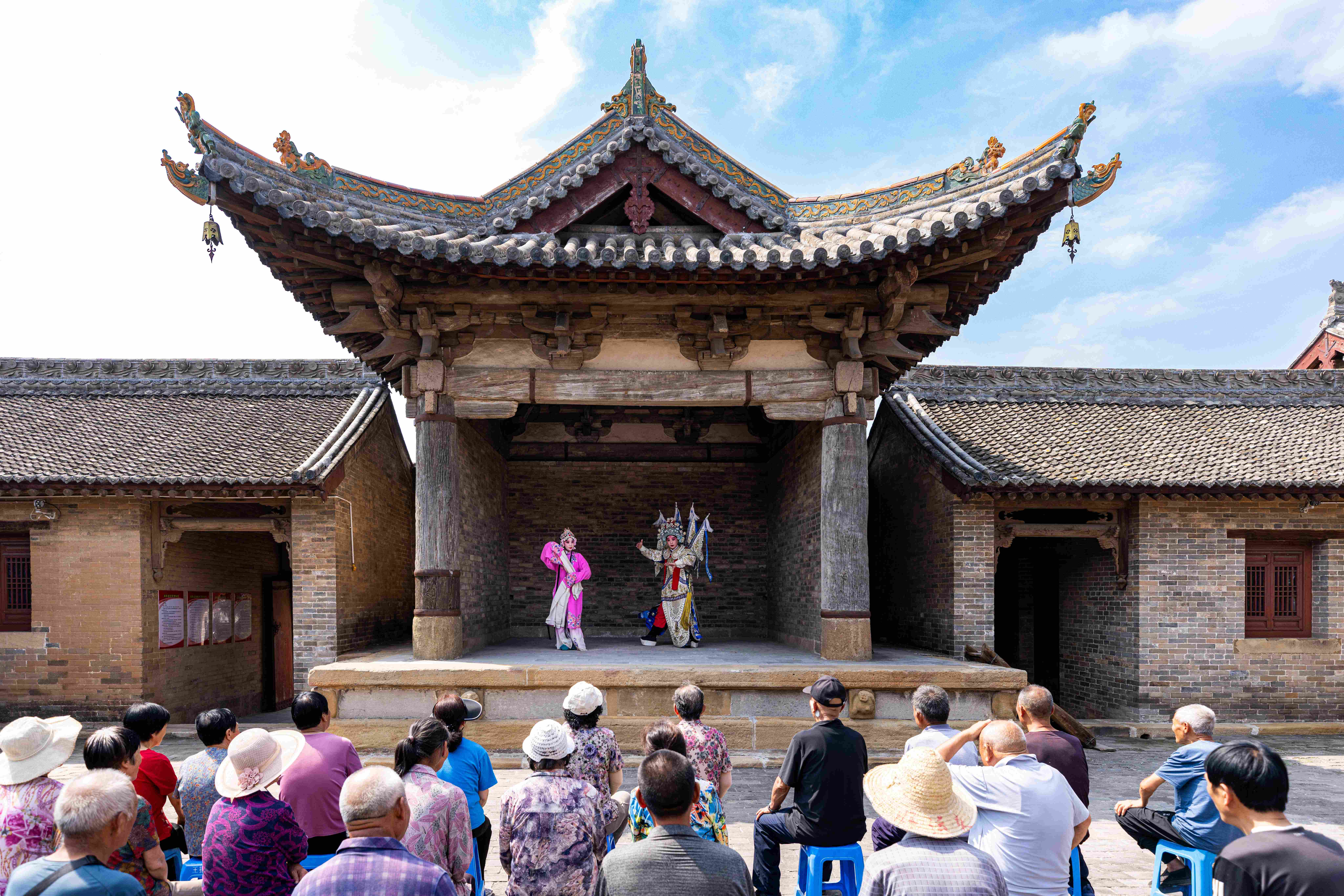 【央媒看山西】中国现存最古老戏台——王报戏台