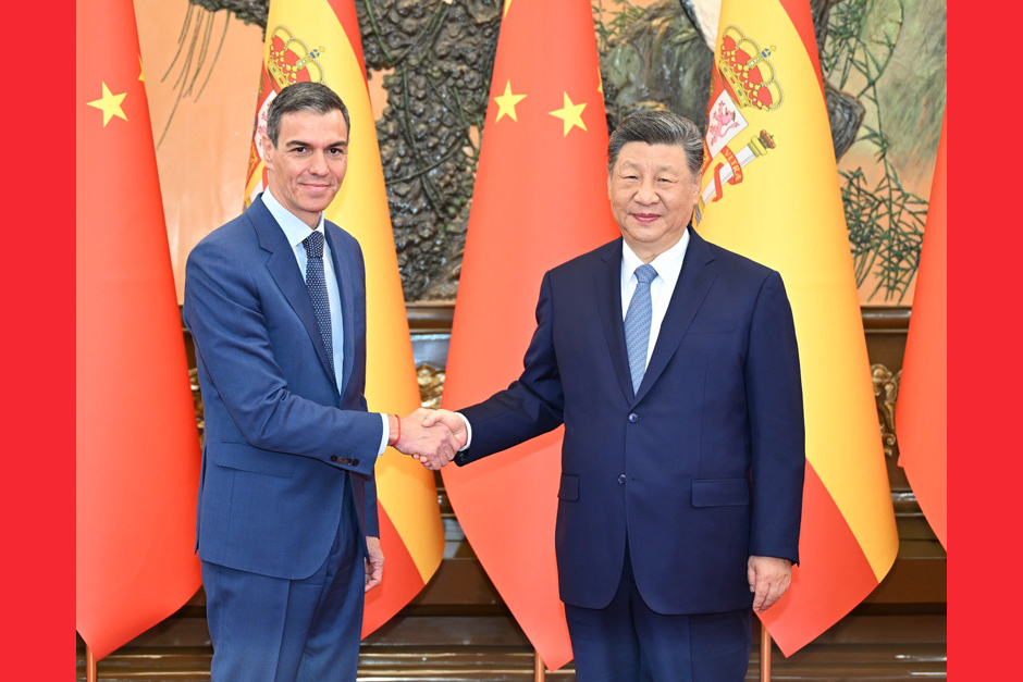 习近平会见西班牙首相桑切斯