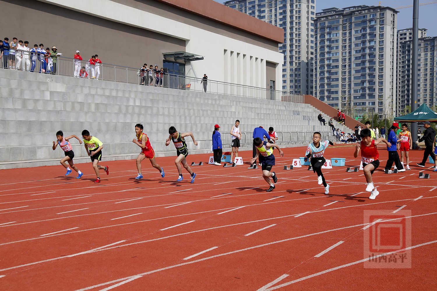 我市第三十届中小学生田径运动会开幕