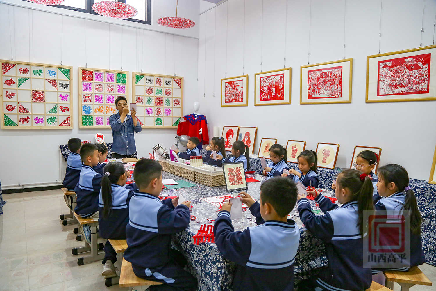 高平七中：开设剪纸艺术工作坊 发展特色校园文化