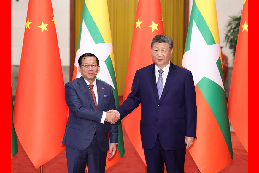 习近平同缅甸总统敏昂莱会谈