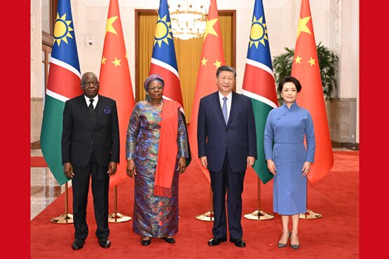 习近平同纳米比亚总统恩代特瓦会谈