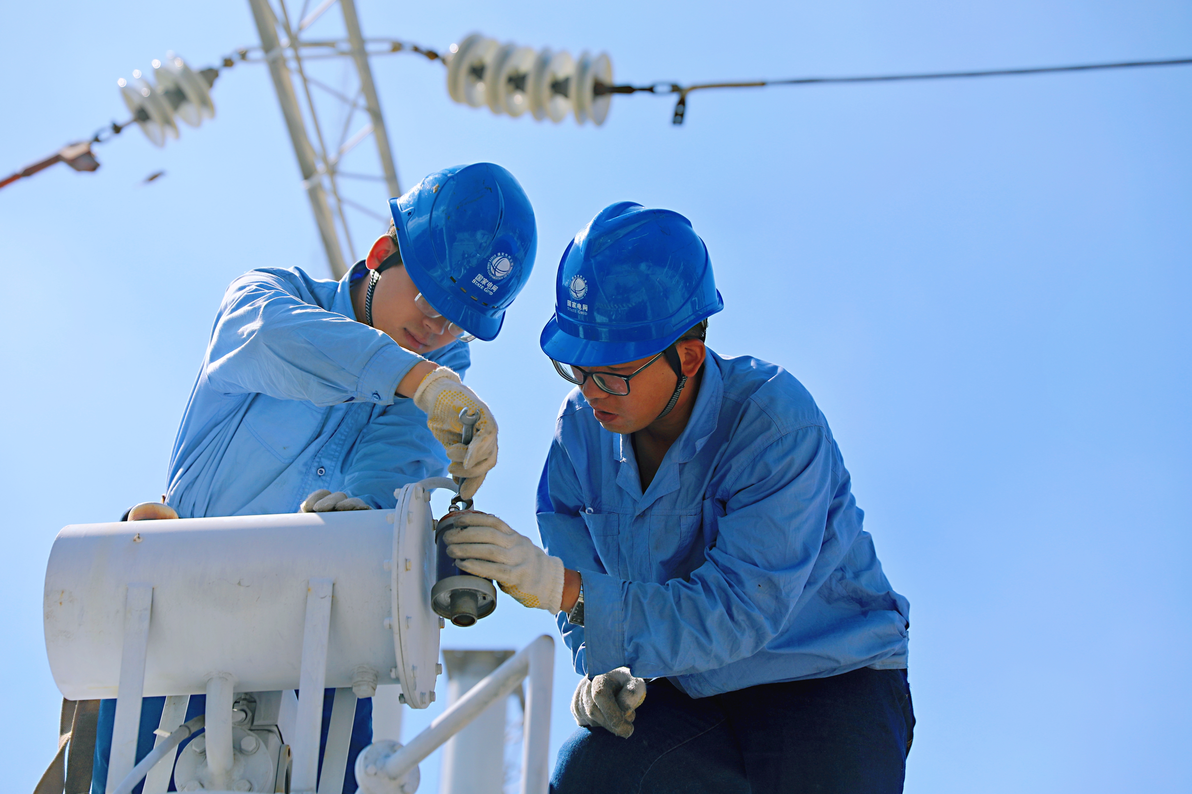 国网高平供电公司全面开展秋季检修加快城乡电网改造