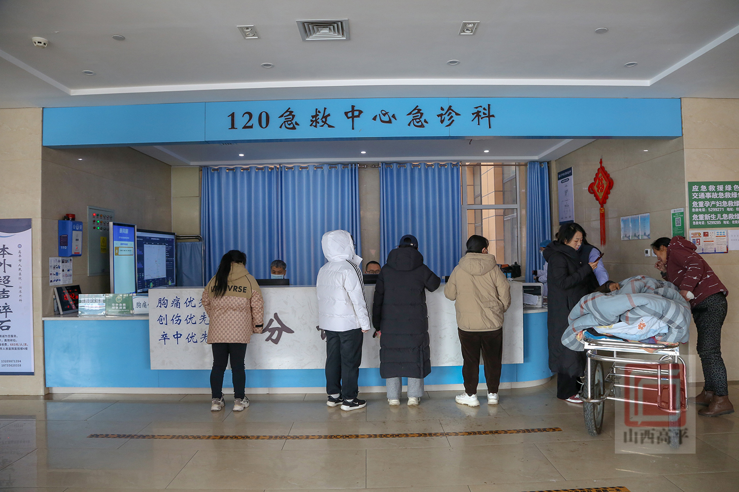 新春走基层春节我在岗市人民医院急诊科医如既往的坚守