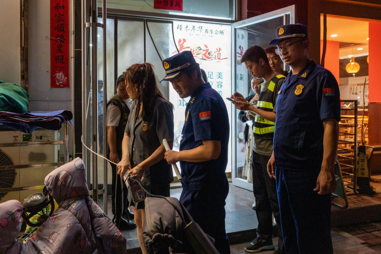 我市开展电动自行车安全隐患全链条整治工作夜查行动_高平市人民政府网