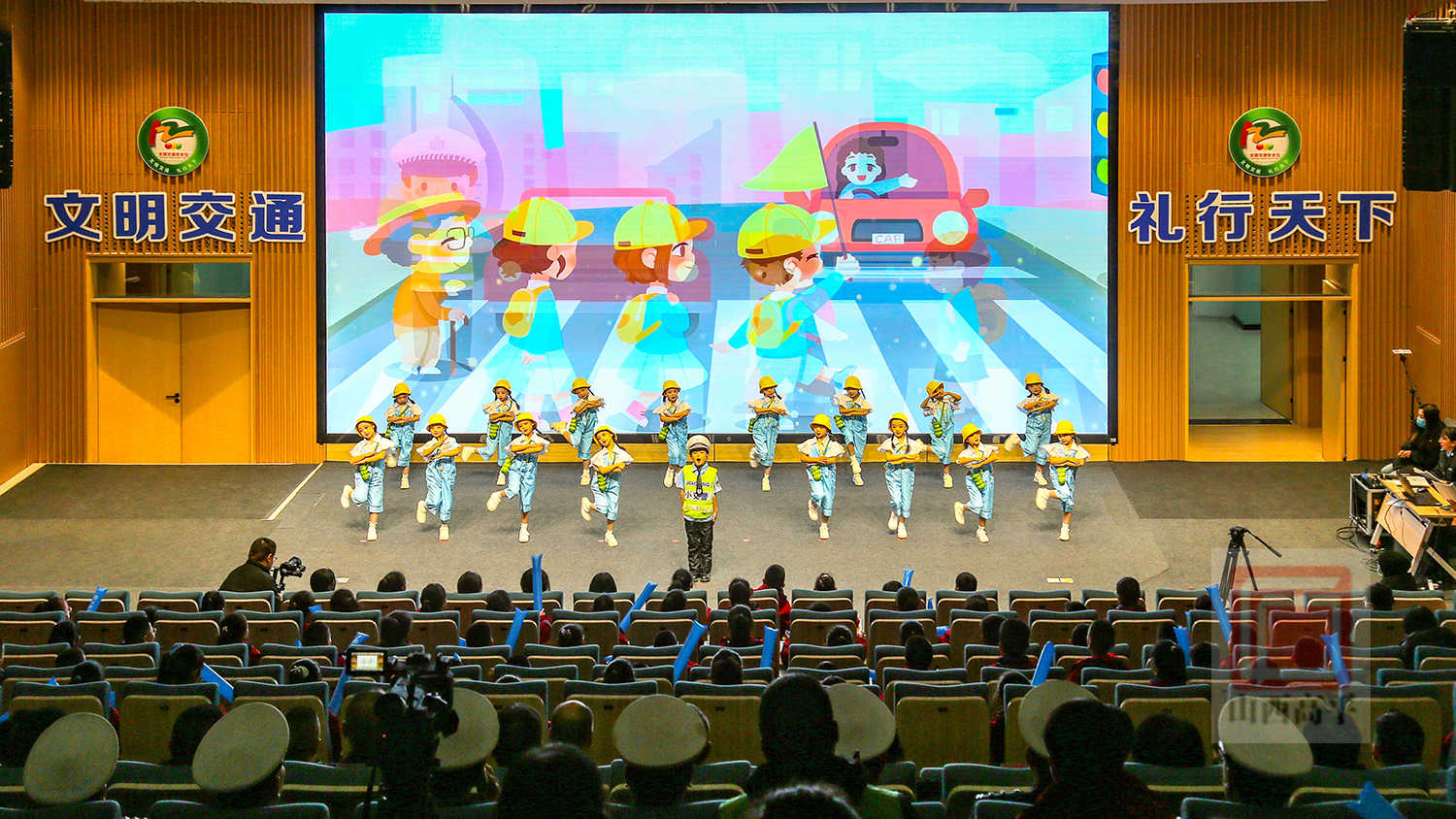 今天我当交通安全小卫士…