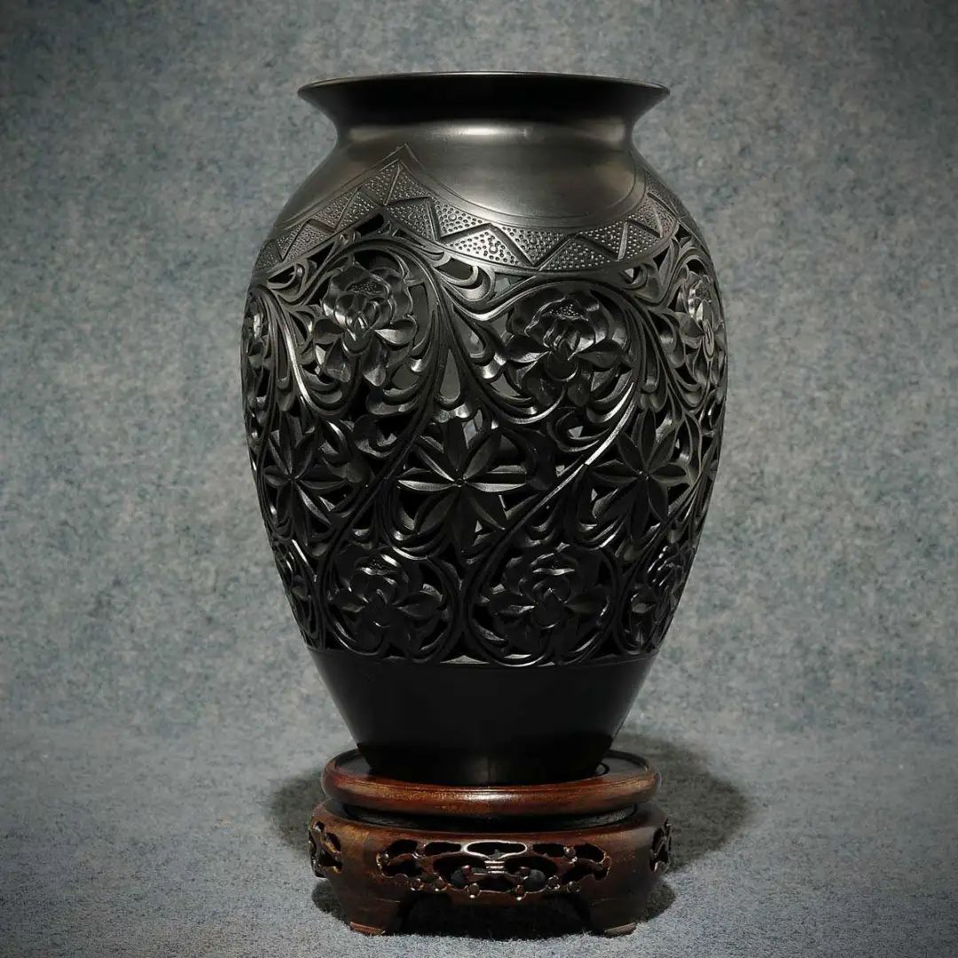 非遗展示高平的温度与硬度黑陶